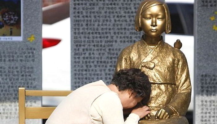 위안부 내용 강화한다던 정부…“국정교과서에 ‘평화의 소녀상’ 없다”