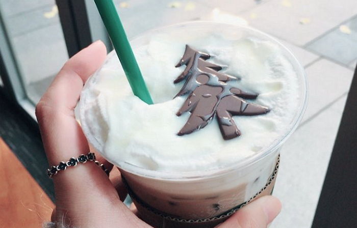 크리스마스 시즌에만 판매되는 스벅 ‘메리화이트돌체라떼’