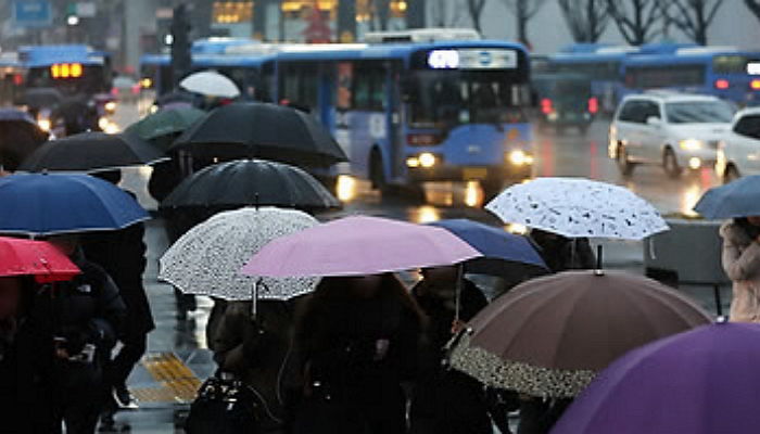 “우산 꼭 챙기세요”…내일(19일) 전국에 ‘겨울비’ 소식