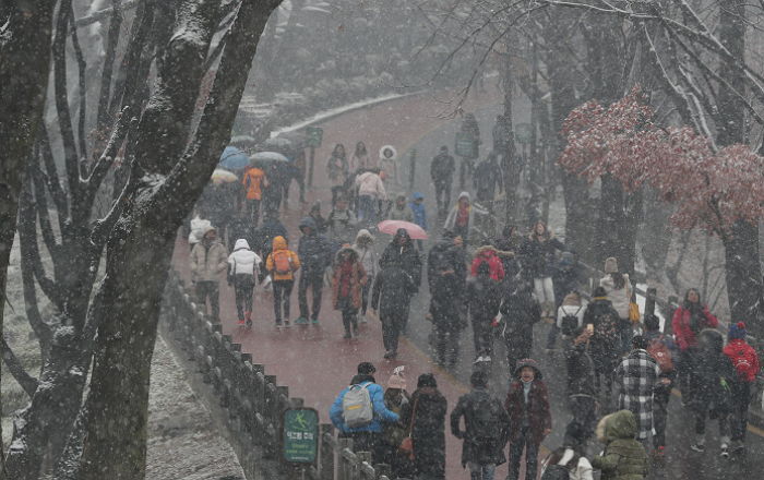 “오늘보다 더 추워요”…월요일 전국 흐리고 눈 또는 비