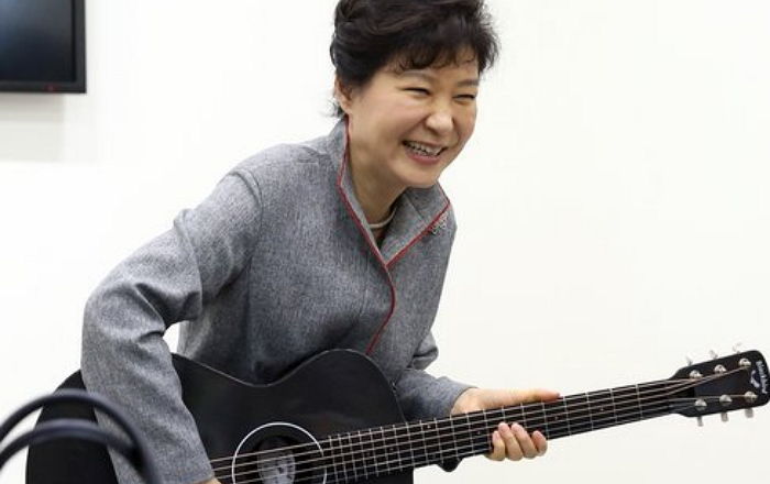 “100만 촛불 때 박 대통령 천진난만하게 음악회 관람했다”