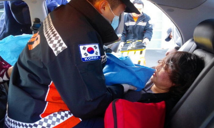 구급대원 도움으로 ‘주차장’에서 아기 출산한 산모