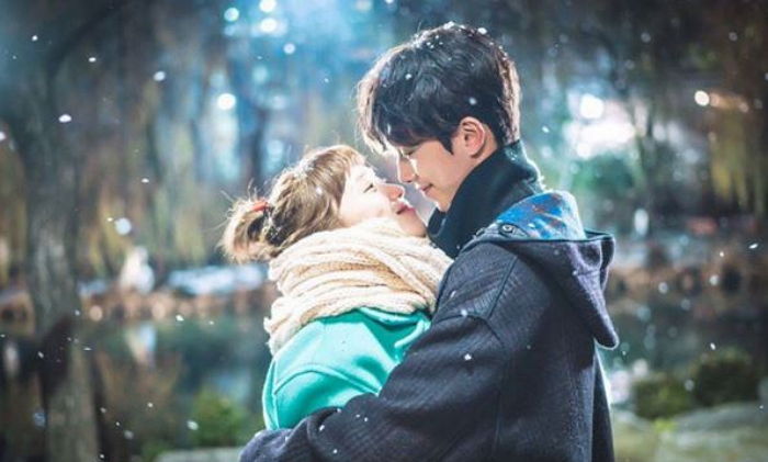 드라마 촬영 중 이성경에게 제대로 끼부리는 남주혁 (영상)