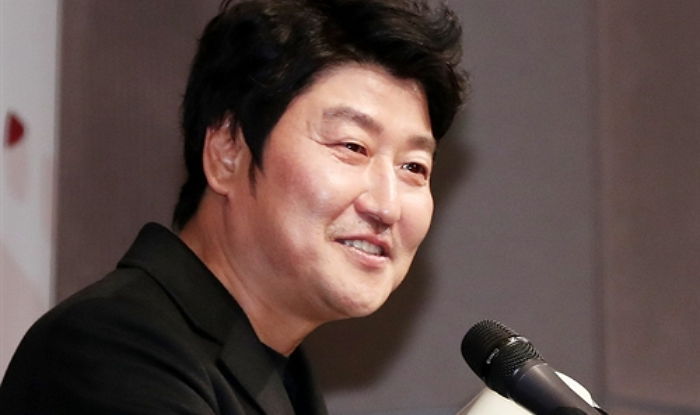 송강호 “영화 한 편이 세상을 바꿀 수 있다” 뭉클 소감