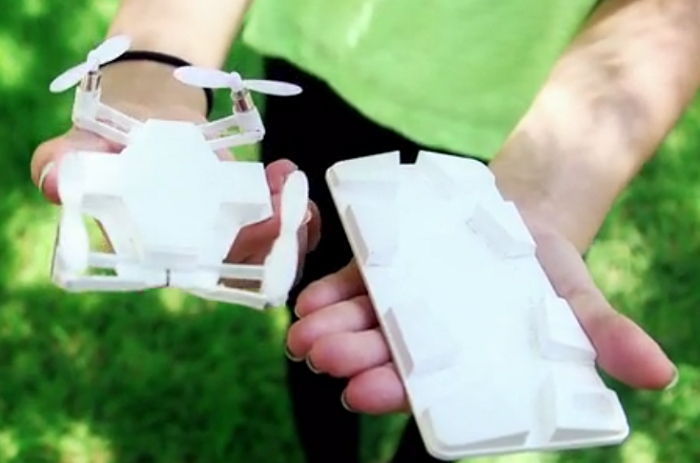 주머니에 쏙 들어가는 초미니 스마트폰 전용 ‘드론’ (영상)