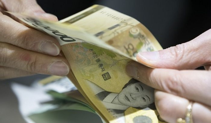 10억원 있는 사람들은 얼마를 가져야 ‘부자’라고 생각할까
