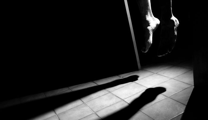 “‘에어비앤비’로 예약한 숙소에 자살한 시체가 있었어요”