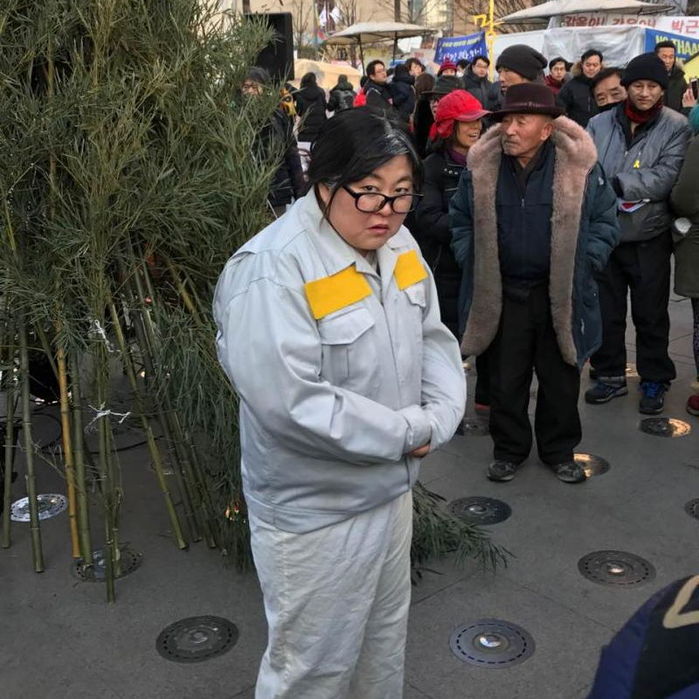 촛불집회 참가자가 깜짝 놀랐다며 공개한 사진 한 장