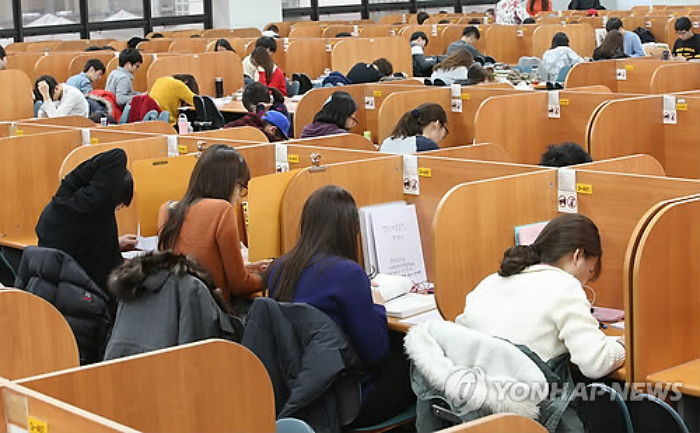 여대생 딸에게 저녁 8시만 되면 ‘귀가 카톡’ 보내는 아빠