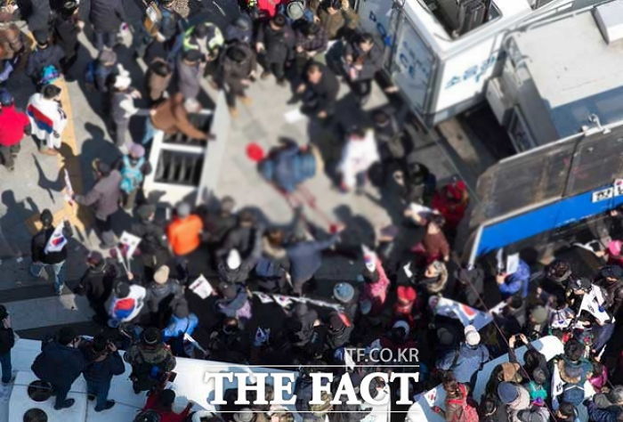 <속보> 탄핵 반대 집회서 부상 당한 참가자 2명 사망