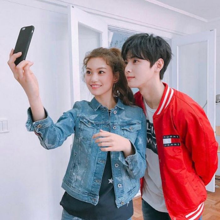 비주얼 천재 김도연-차은우의 ‘남매같은’ 훈훈한 투 샷