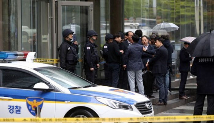 <속보>삼성전자, 서초사옥에 폭발물 설치 신고 접수…직원 긴급 대피