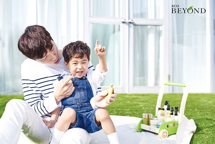 LG생활건강, ‘비욘드’ 새 모델로 고지용 & 승재 부자 선정