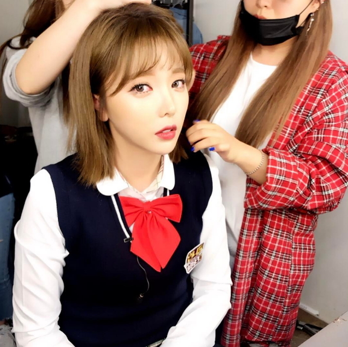 교복 입어도 위화감 없는 동안 미모 자랑한 홍진영