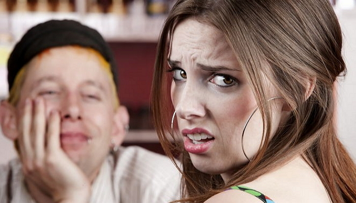 “소개팅에서 처음 만난 남성이 내 자취방에 오겠대요”