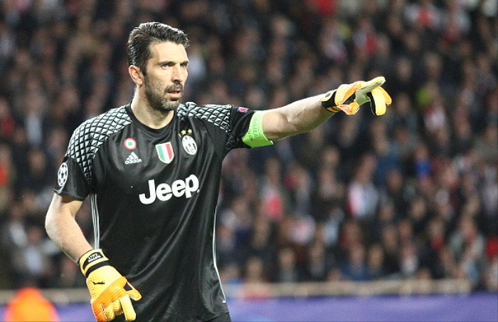 ‘40살’ 부폰 선방쇼에 유벤투스, 모나코에 2-0 완승 (영상)