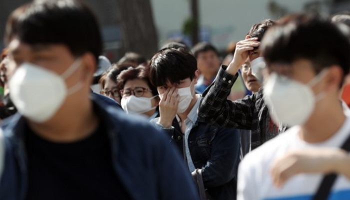 “목 아프고 코 막혀”…‘황금연휴’ 망친 최악의 중국발 황사·미세먼지