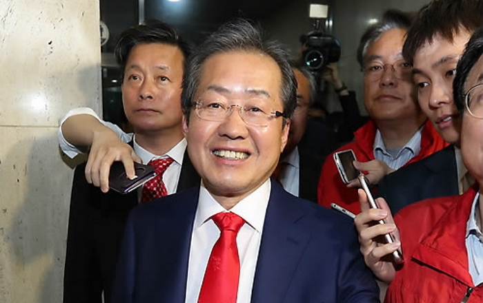 문재인 대통령 취임식 이후 홍준표가 페이스북에 남긴 글