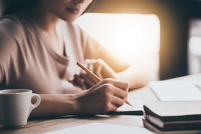 “항상 웃으세요” 아파트 엘베에 붙은 학생의 편지