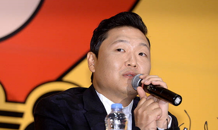 난무하는 욕설에 싸이도 심의 포기한 19禁 곡 ‘팩트폭행’ (영상)