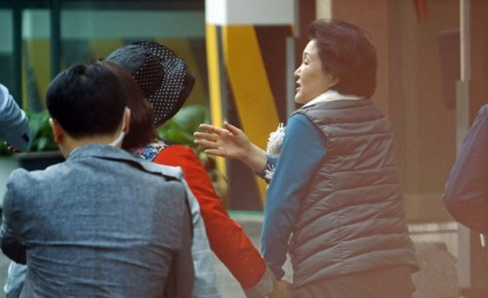 영부인 김정숙 여사에게 라면 대접받은 민원인이 취재진에게 한 말