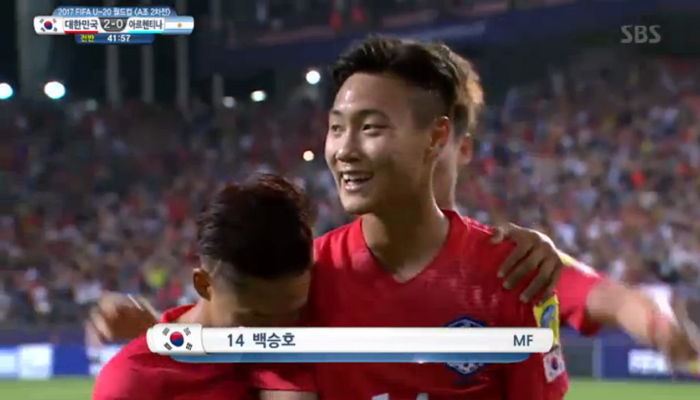 백승호, 페널티킥 ‘추가골’…아르헨티나에 2-0 으로 앞서