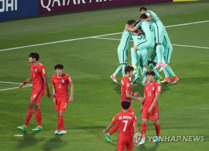 한국 또 다시 실점...0-3으로 16강 탈락 위기