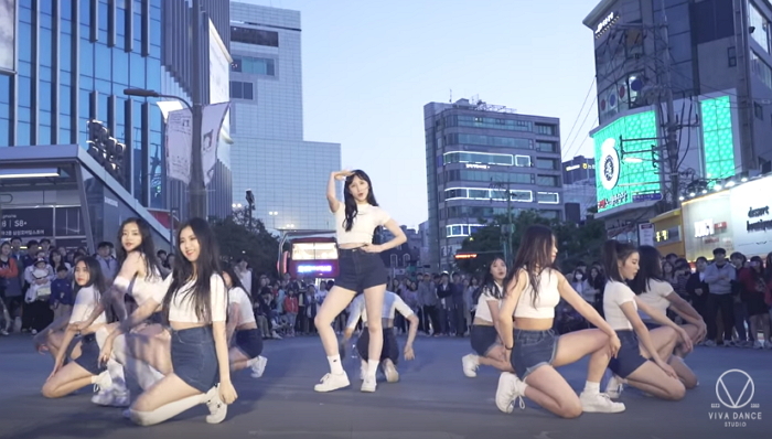 진짜보다 더 진짜 같은 일반인 프리스틴 ‘WEE WOO’ 댄스 (영상)