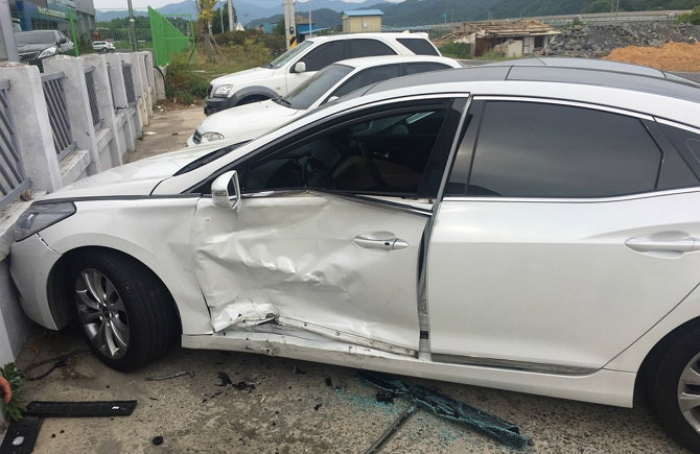 중앙선 침범해 돌진해온 티볼리 아슬아슬하게 피한 남성