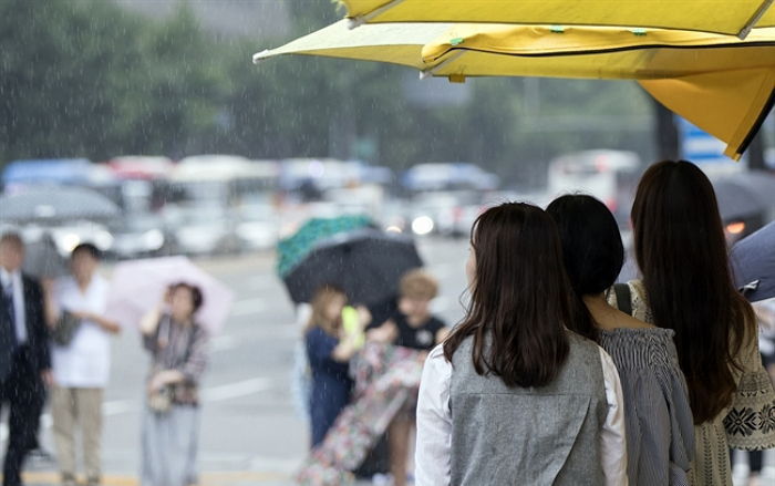 “‘현충일’인 내일(6일) 더위 식혀줄 ‘단비’ 내립니다”