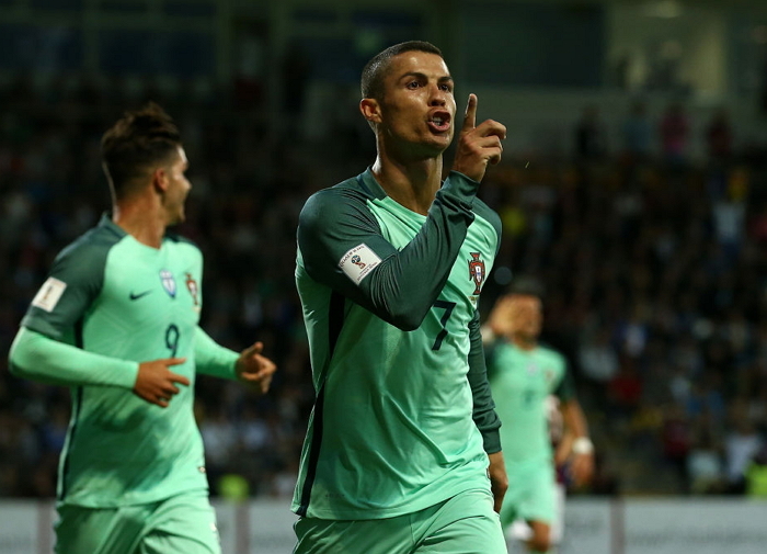 포르투갈, 호날두 2골 1도움 활약으로 라트비아에 3-0 승 (영상)