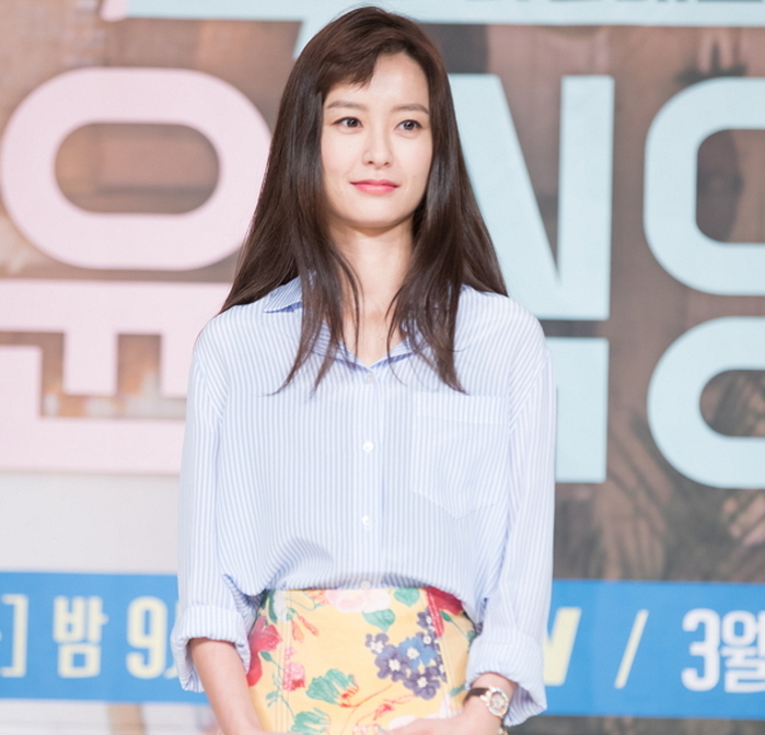 ‘윰블리’ 정유미, 노희경 신작 드라마 ‘Live’로
 돌아온다