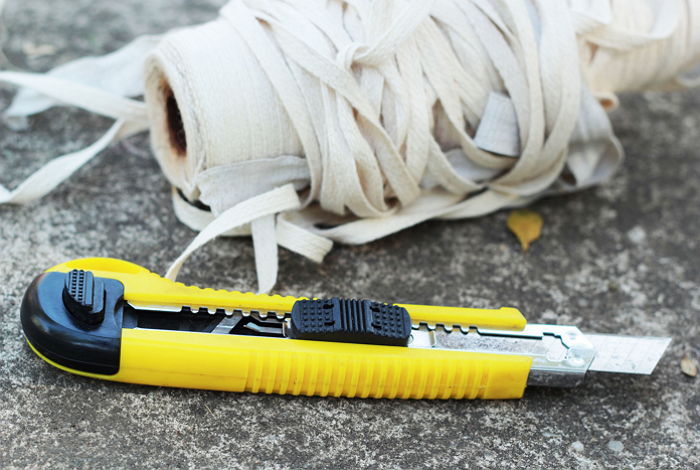 오토바이 절도 신고했다며 ‘커터칼’ 가지고 사장님 집까지 찾아간 알바생