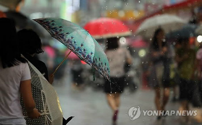 오늘 날씨, 전국 대체로 흐리고 장맛비···푹푹 찌는 ‘찜통 더위’