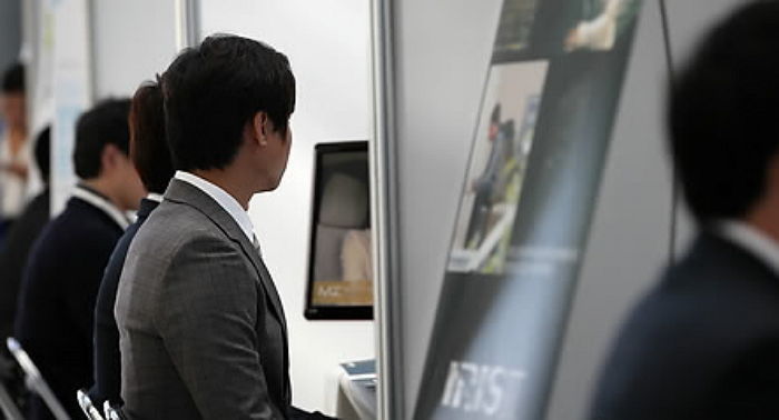 직원 뽑아 놓고 ‘월급 50만원’ 받고 일 배우라는 사장님