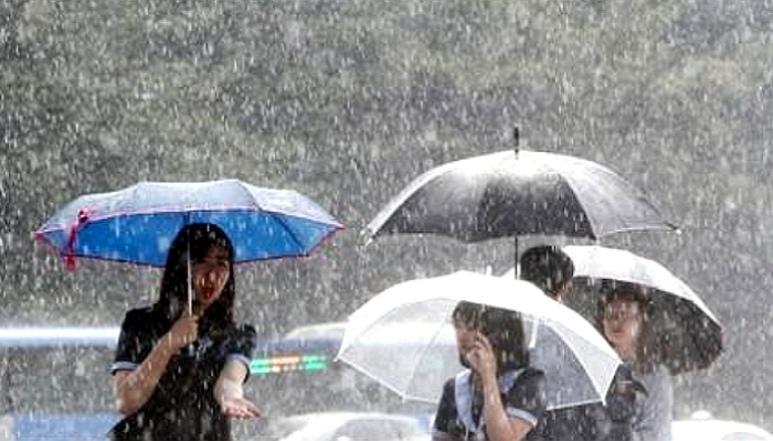 내일(3일)부터 전국에 굵은 장맛비···“태풍 난마돌 북상”