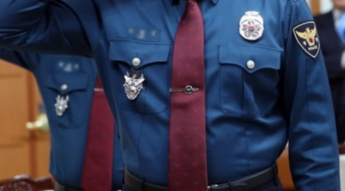 싸움 말리는 경찰관에 펄펄 끓는 ‘멸치 육수’ 끼얹은 20대 남성