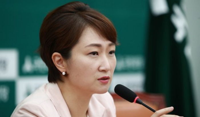 이언주 ‘밥하는 아줌마’ 막말 파문에 재조명된 초등학교 가정통신문