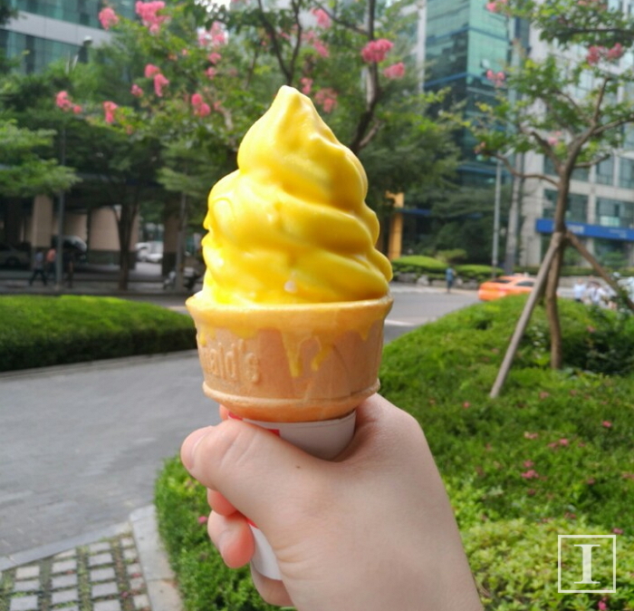 오늘(21일) 나온 맥도날드 한정판 ‘바나나 아이스크림콘’