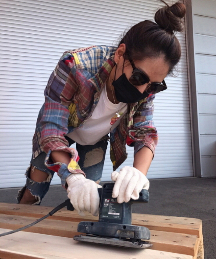 전문가 못지않은 실력으로 직접 ‘소파’ 만든 ‘금손’ 아이돌