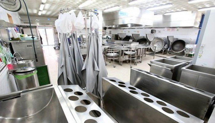 급식실서 ‘양잿물 세제’ 원액 사용한 초등학교가 또 있다