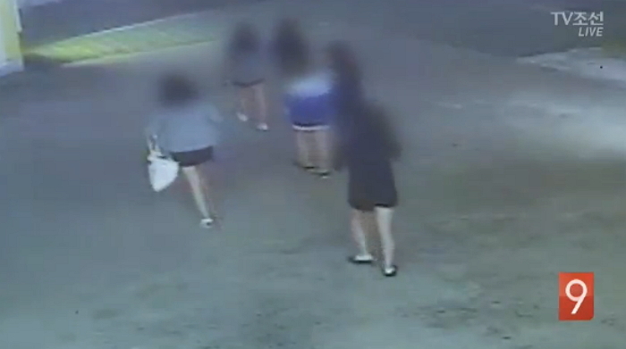 구급차 오자 ‘구경꾼’ 행세한 ‘부산 여중생 폭행’ 가해자들