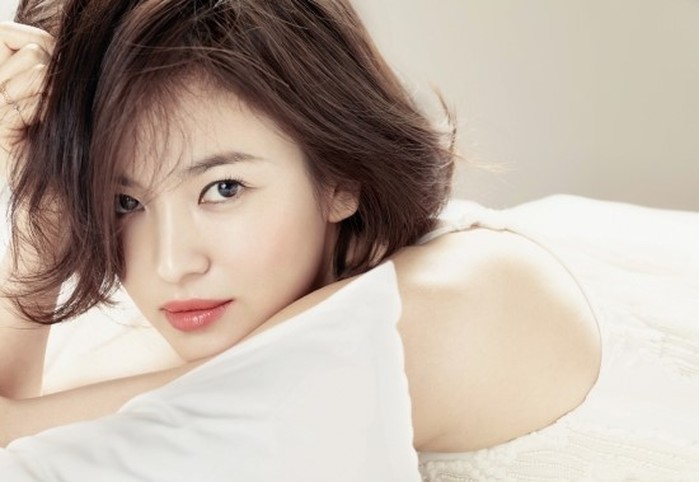 Days Away From Her Wedding Song Joong Ki S Bride To Be Song Hye Kyo Posed For Vogue Magazine