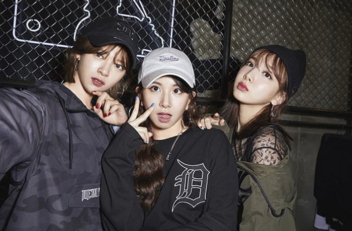 컴백 앞두고 ‘걸크러쉬’ 매력 빵 터진 ‘트와이스’ 정연·채영·나연 비하인드컷