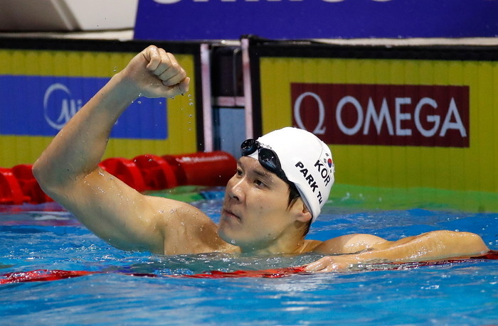 박태환, 남자 800m 계영서 ‘한국신기록’ 세우며 첫 ‘금메달’