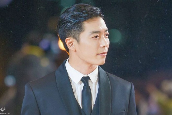 ‘사이코패스’ 이미지 벗고 ‘순정남’으로 돌아온 김재욱 레드카펫 사진