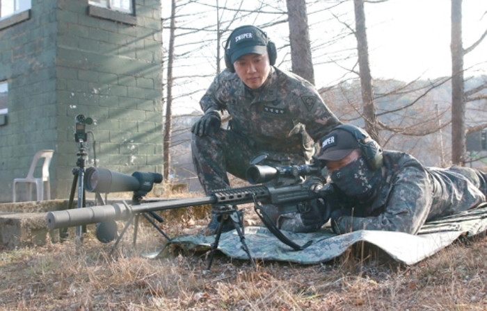비무장지대(DMZ) 방어 책임지는 백골 부대 ‘형제 스나이퍼’