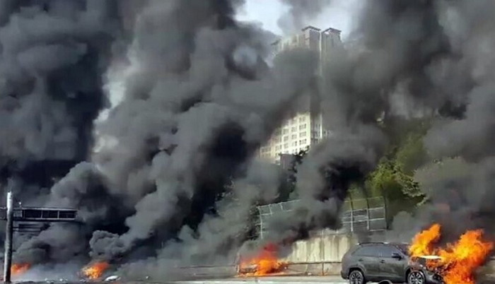 8명 사상자 낸 ‘창원터널’ 트럭운전사, 화물운송자격증 없었다