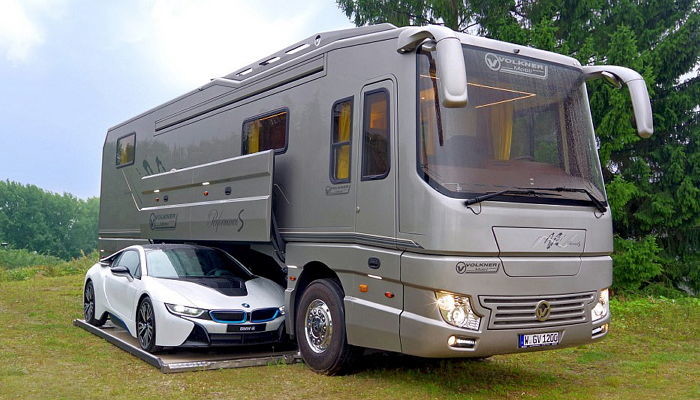 ‘람보르기니·벤츠’ 넣을 수 있는 19억짜리 ‘초호화 캠핑카’