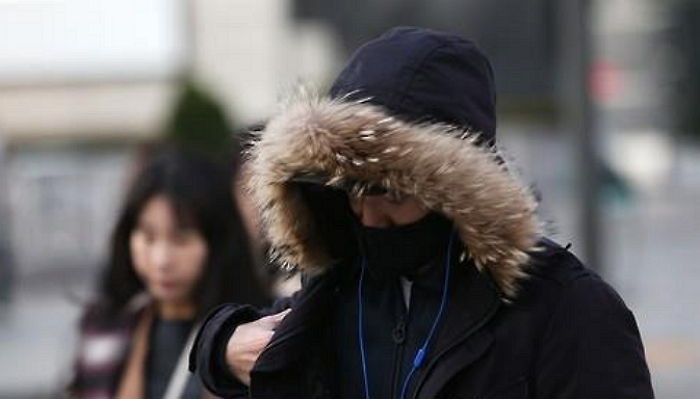 “‘수능 한파’는 그대로 왔다” 올 가을 제일 추운 최저 기온 ‘영하 7도’